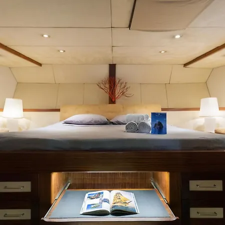 Dvi Marije ספינת מלון