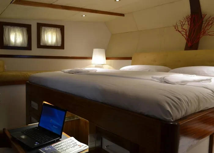 Dvi Marije Bateau-hôtel Palerme