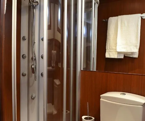 Dvi Marije Bateau-hôtel *